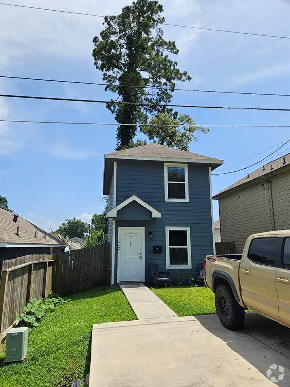 Building Photo - 16621 E Forrestal St