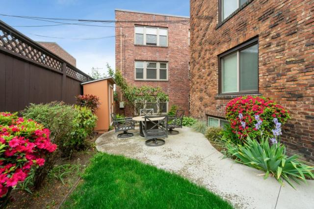 Building Photo - 2 bedroom in Seattle WA 98102