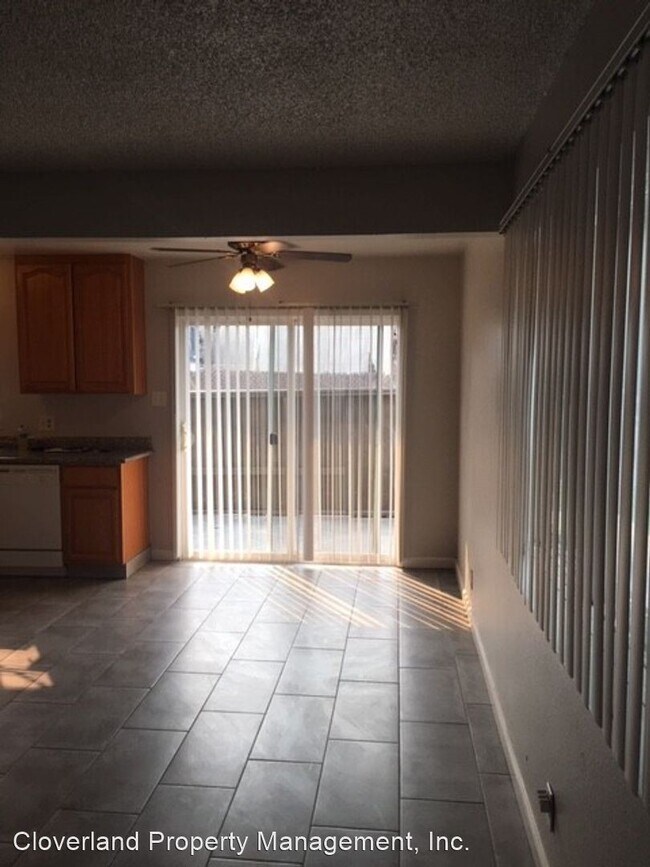 Building Photo - 1 br, 1 bath House - 451 S. Powers Ave.