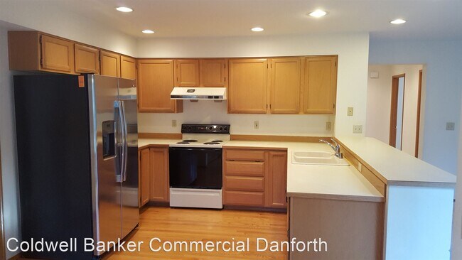 5 br, 3 bath House - 14055 19th Ave NE photo'