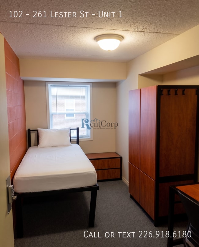 Building Photo - 261-261 Lester St