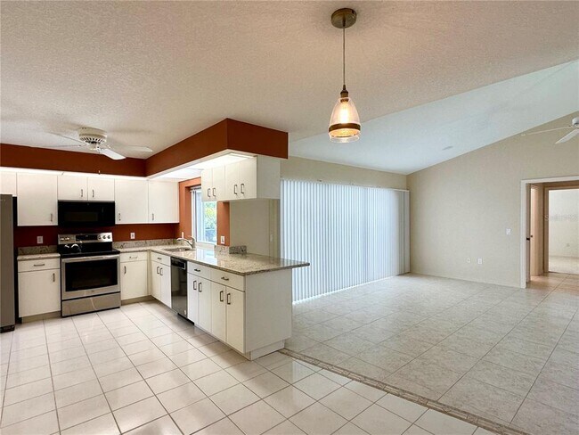 Foto del edificio - 5024 Southern Pine Cir
