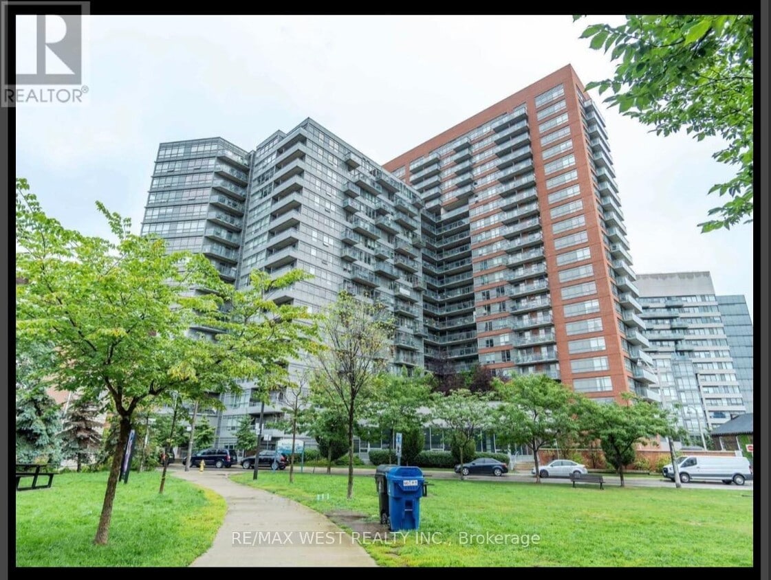 Primary Photo - 38-1738 Joe Shuster Way