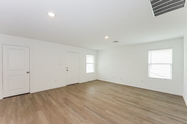 Building Photo - 2915 Ruby Crossing