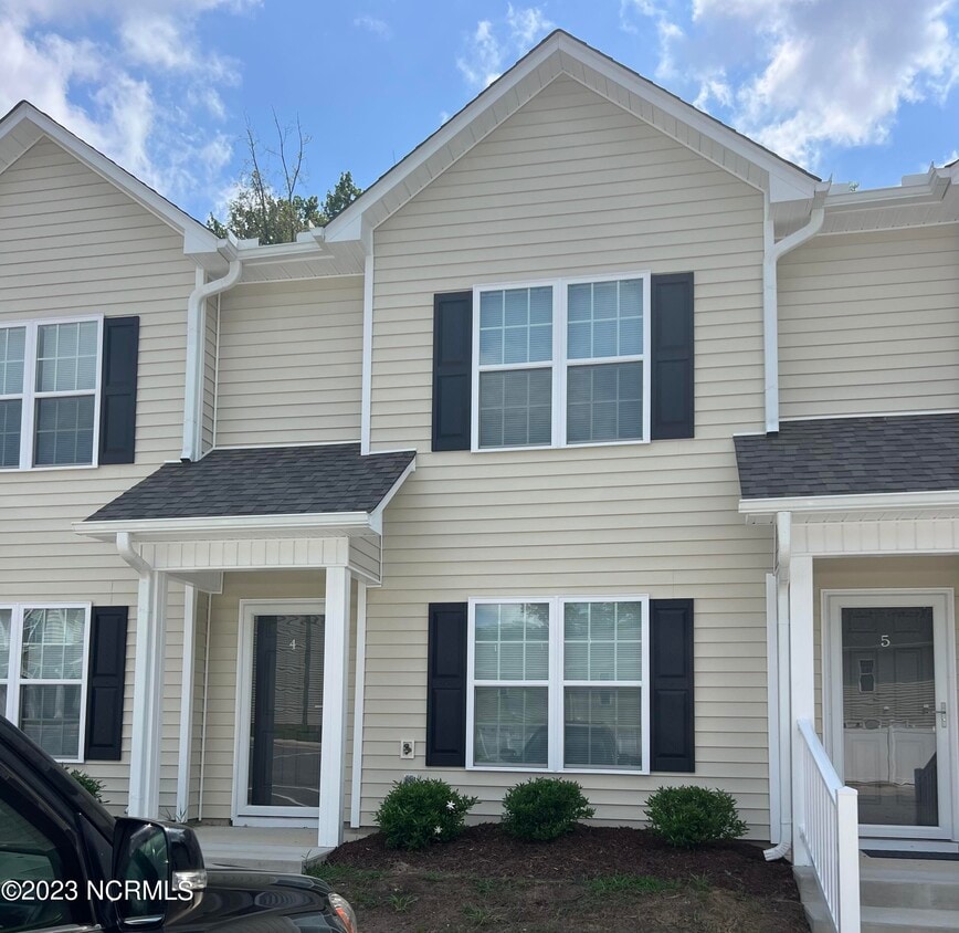 Primary Photo - 1233 Cross Creek Cir