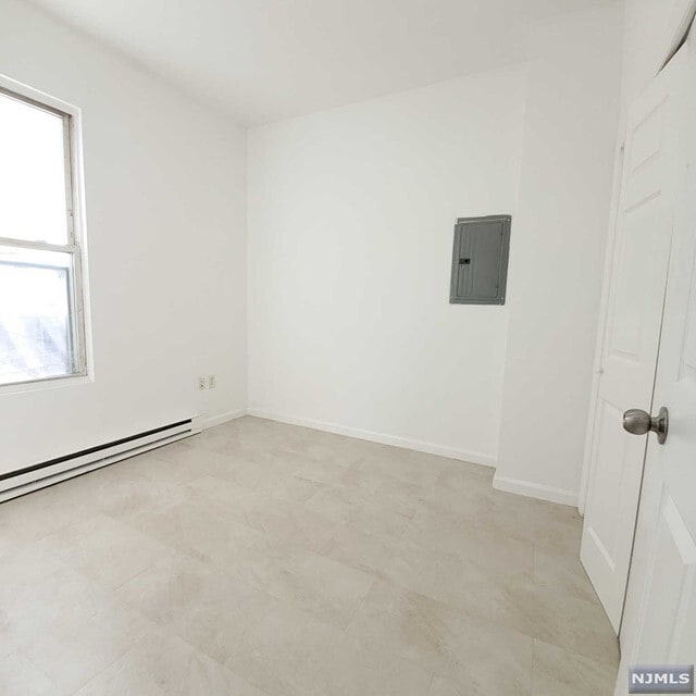 93 Dixon Ave, Paterson, NJ 07501 Room for Rent in Paterson, NJ