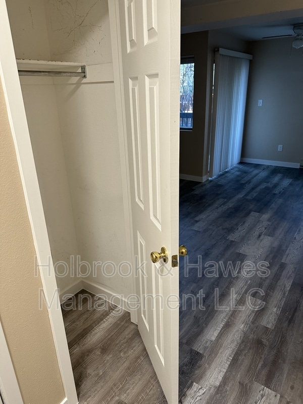 Foto del edificio - 4531 Boardwalk Dr