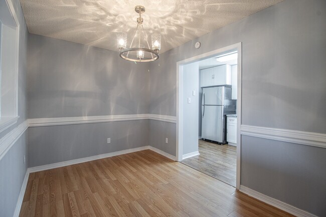 Foto del edificio - 4079 Groveland Rd