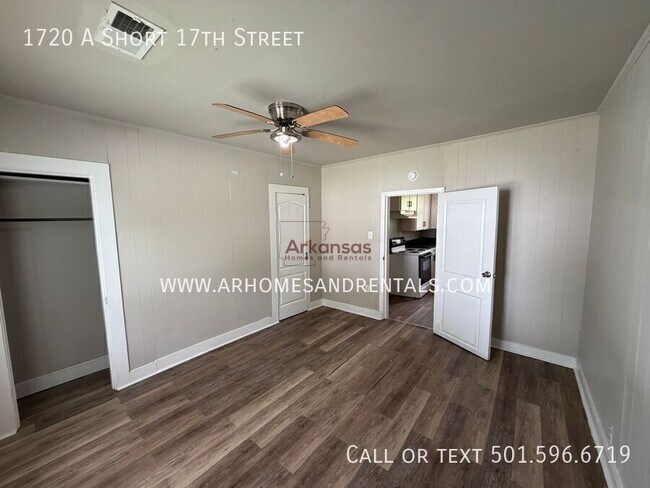 Foto del edificio - 1720 W Short 17th St