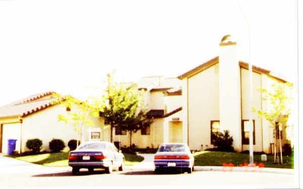 Building Photo - 3632-3636 La Mancha Pl