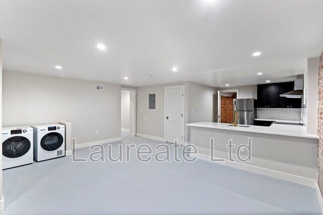 Foto del edificio - 1256 N Clarkson St