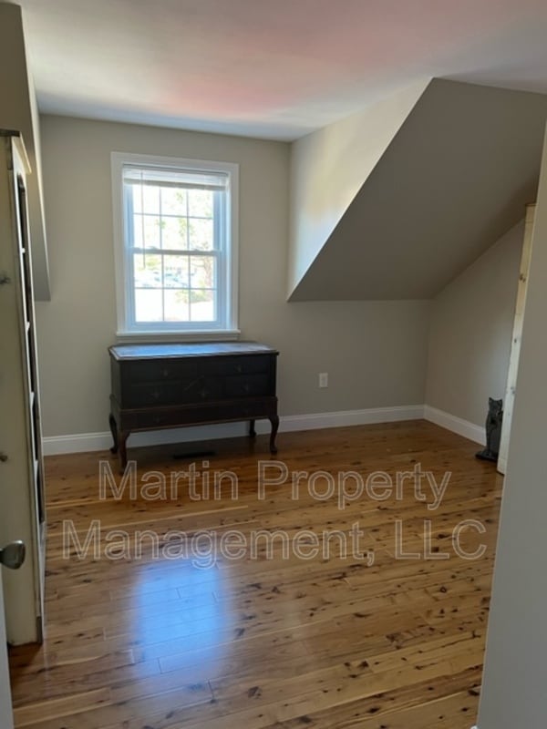 Foto del edificio - 65 Kennedy Dr