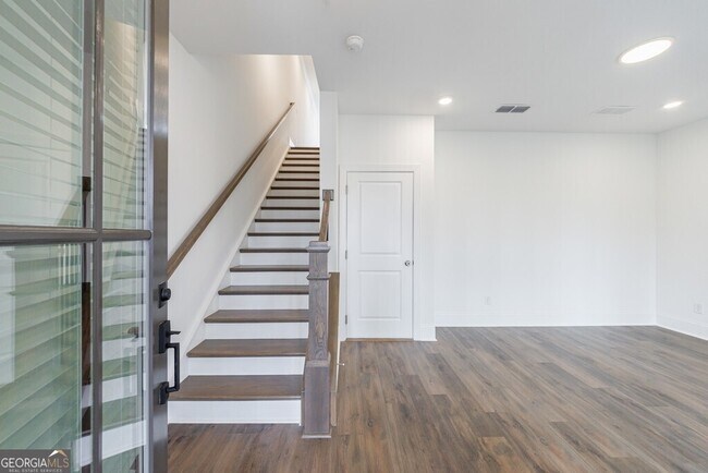 Foto del edificio - 10744 Davis Dr