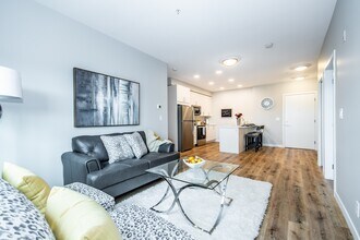 Building Photo - 46170 Thomas Rd