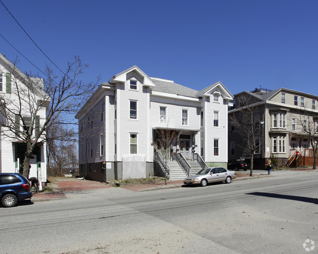 Building Photo - 835 Congress St