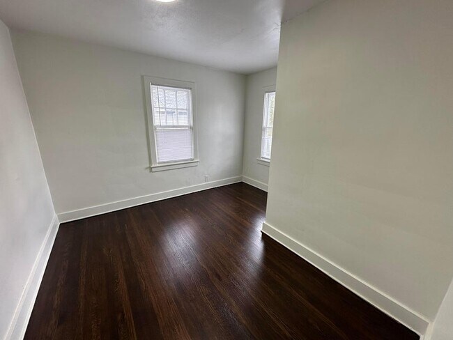 Foto del edificio - 125 Lincoln Ave