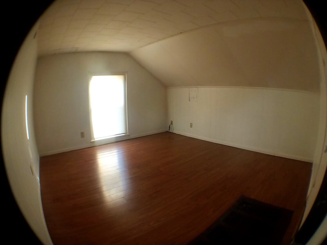 Primary Photo - 416 1/2 3rd st NW