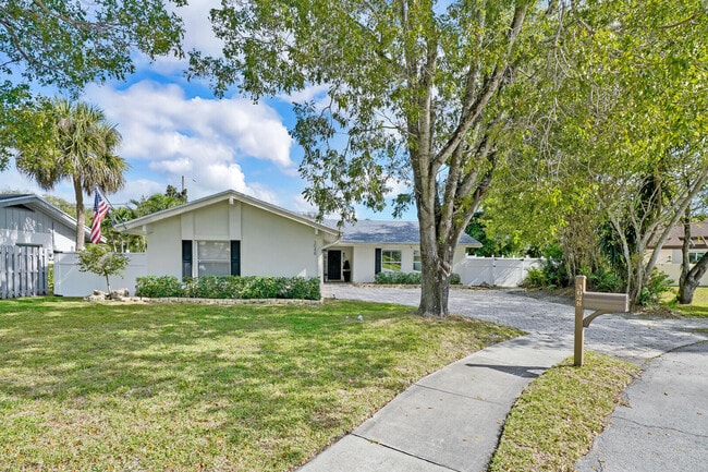 Building Photo - 3048 NW 25th Way