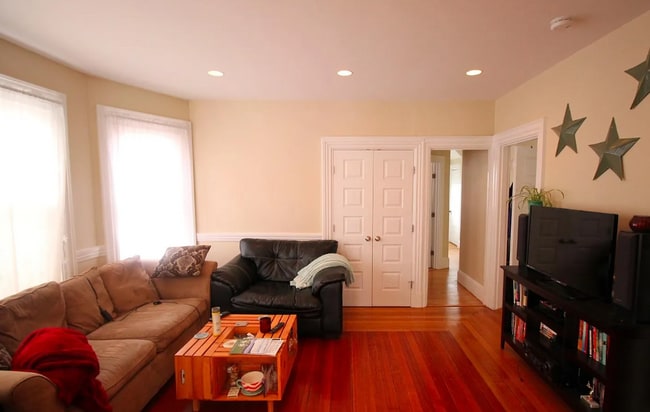 Foto del edificio - 29 Montcalm Ave