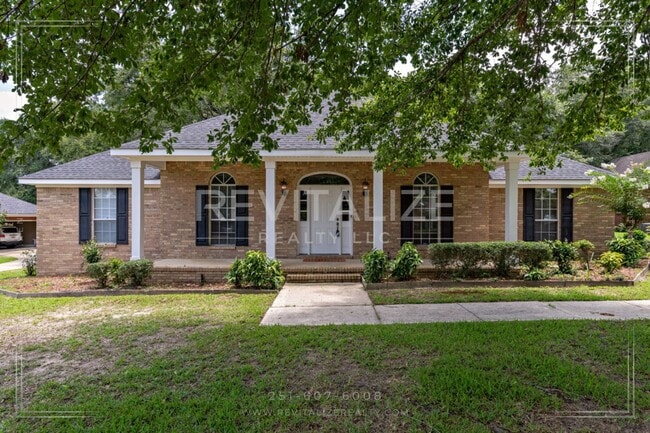 Building Photo - COMING SOON!!!   Beautiful 3 Bedroom/3 Bathroom Home in Semmes!