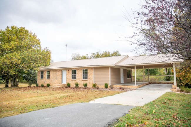 Building Photo - 2 Bedroom/ 2 Bathroom Rental in HollyPond ...