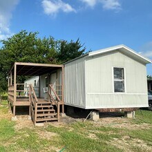 Building Photo - 2010 E Archer Rd