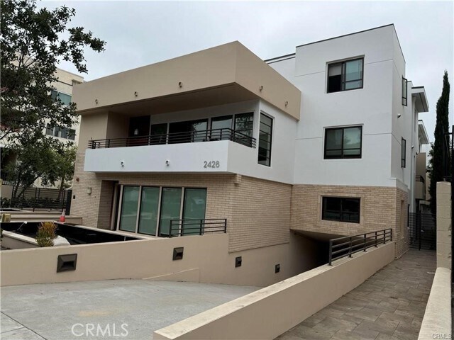 Primary Photo - 2428 E Del Mar Blvd