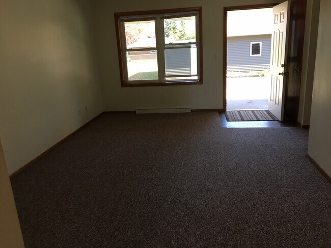 Living Room - 2424 4th Ave