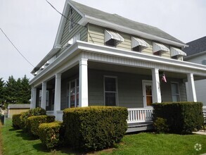 Building Photo - 122 Clayton Ave