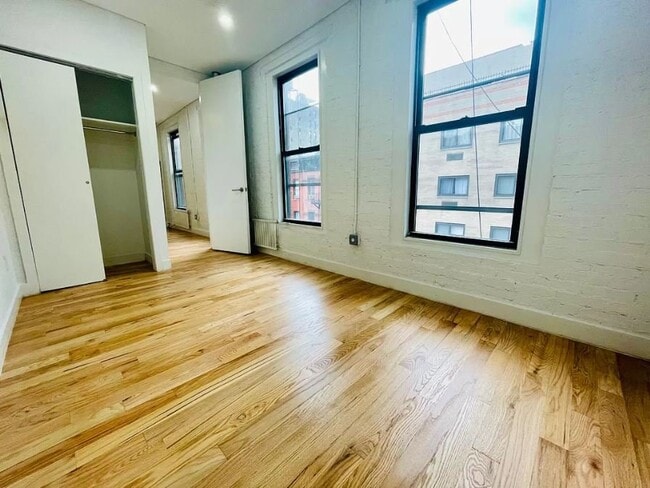 Building Photo - 250 Mulberry Street