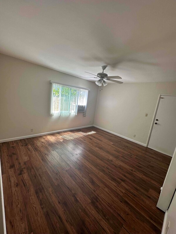 Primary Photo - 331 W Windsor Rd