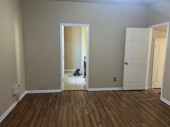 Foto del edificio - 4119 Barossa Valley Ln