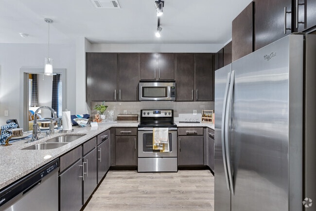 Pine 2BR,2BA - 1,150SF - Kitchen - The Lodge Bellevue