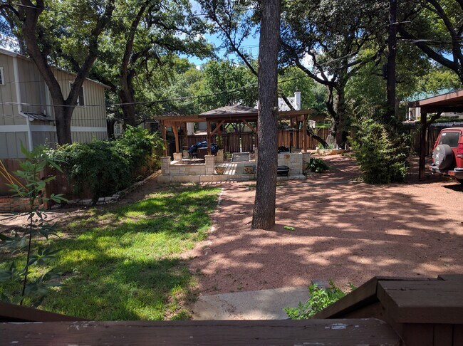 Foto del edificio - 2204 Forest Trail