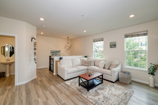 Building Photo - 1675 Sager Way
