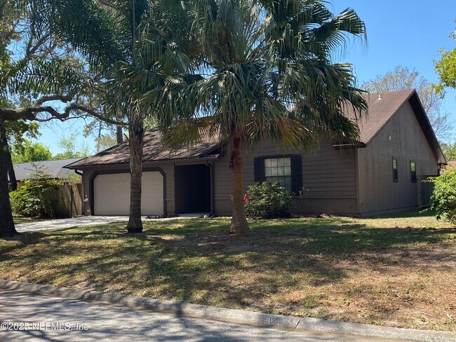 Foto del edificio - 12924 Tree Way Ln