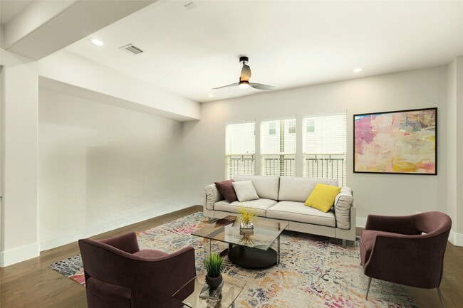 Foto del edificio - 1421 W 23rd St