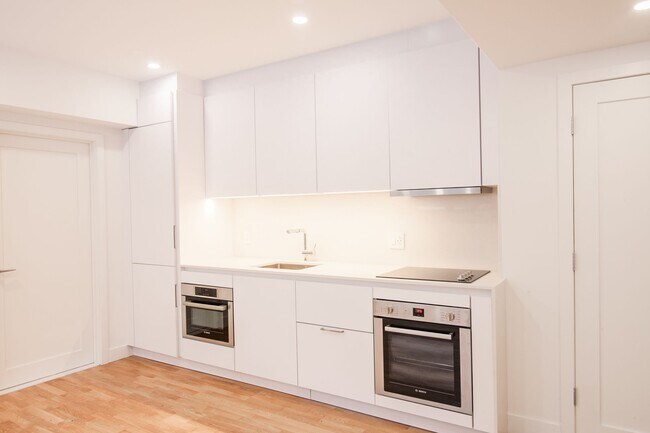 Photo du bâtiment - 2105 Rue Chomedey