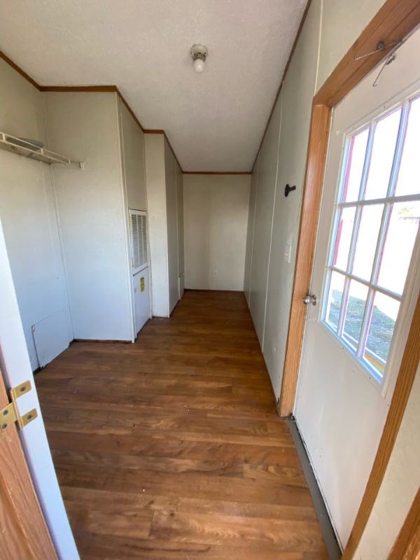 Building Photo - 103 Valley View Ct