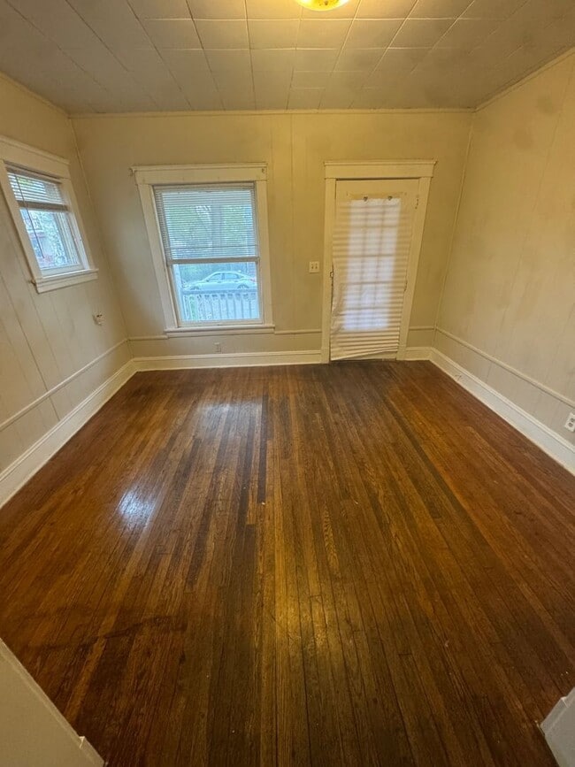 Foto del edificio - 632 E 101st St