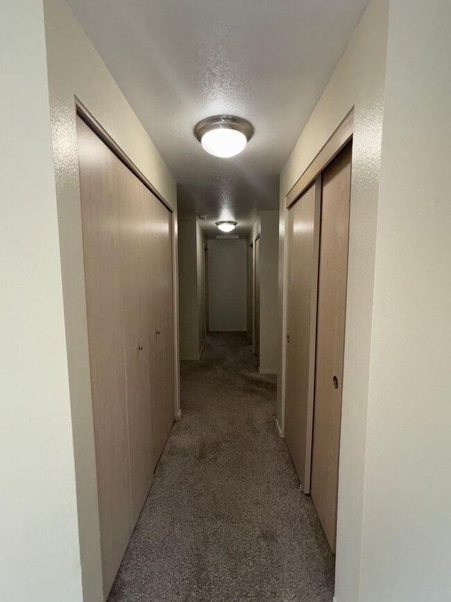 Interior Photo - Trailside