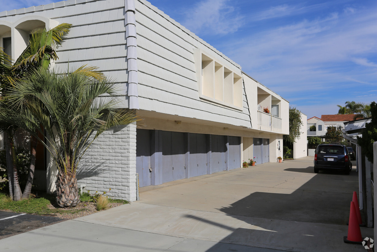 Building Photo - Village Point Apartments