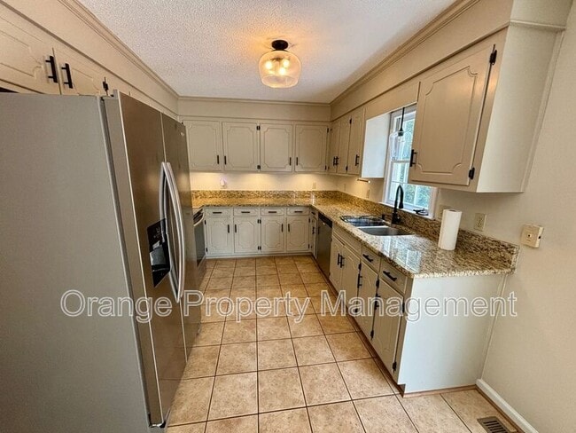 Building Photo - 193 Heather Dr