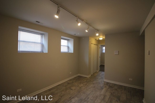 Foto del edificio - 3501-3503 W Leland Ave