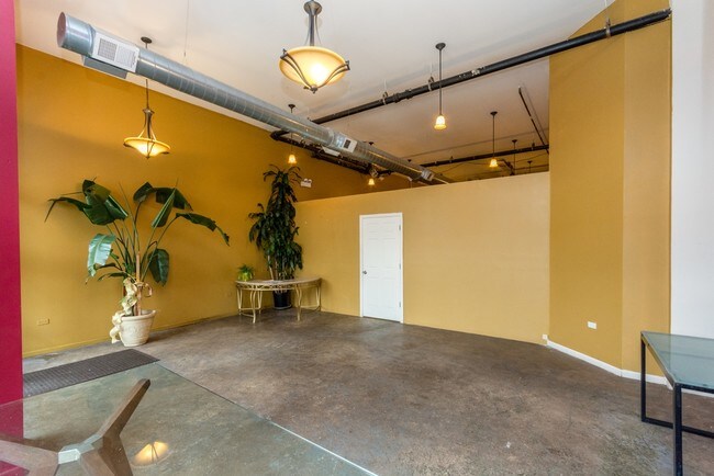 Interior Photo - Gabriela