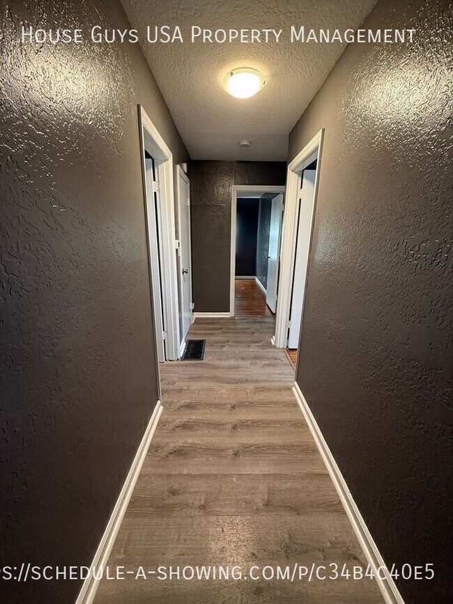 Foto del edificio - 4610 E Linwood Blvd