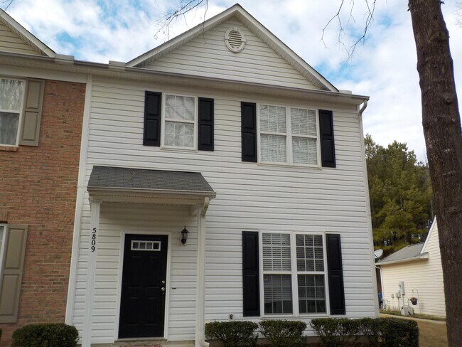 Building Photo - 5809 Neuse Wood Dr