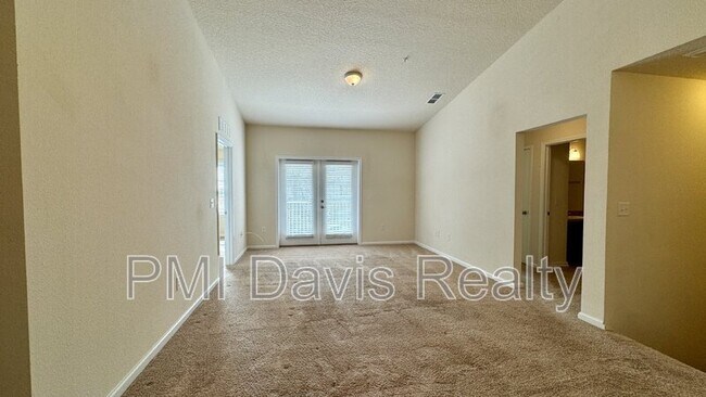 Foto del edificio - 208 Larkin Pl