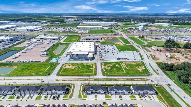Building Photo - 27842 Western Crk Ct
