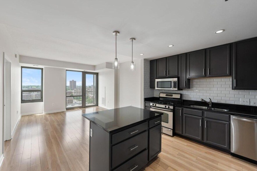 Foto principal - 929 Portland Ave